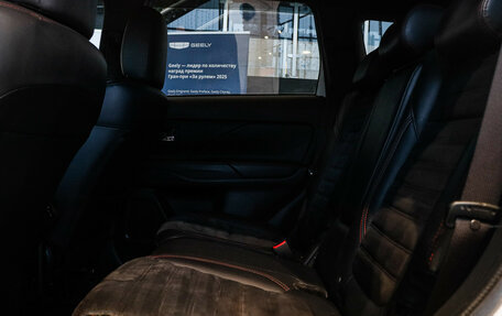 Mitsubishi Outlander III рестайлинг 3, 2020 год, 2 100 000 рублей, 8 фотография