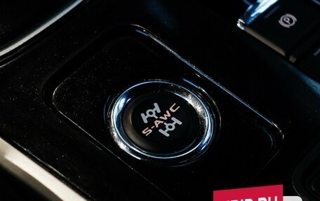 Mitsubishi Outlander III рестайлинг 3, 2020 год, 2 100 000 рублей, 10 фотография