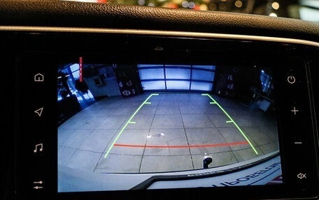 Mitsubishi Outlander III рестайлинг 3, 2020 год, 2 100 000 рублей, 14 фотография