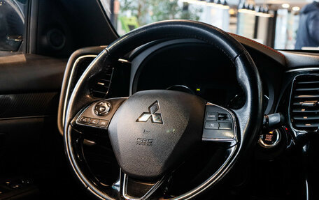 Mitsubishi Outlander III рестайлинг 3, 2020 год, 2 100 000 рублей, 21 фотография