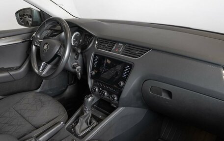 Skoda Octavia, 2019 год, 1 990 600 рублей, 7 фотография