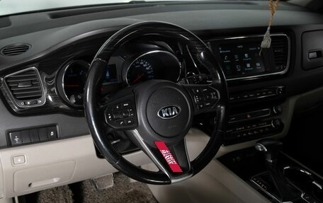 KIA Carnival III, 2019 год, 2 820 000 рублей, 5 фотография