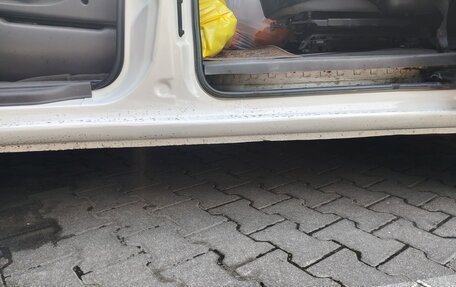 KIA Carnival III, 2001 год, 650 000 рублей, 6 фотография