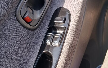 KIA Carnival III, 2001 год, 650 000 рублей, 8 фотография