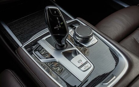 BMW 7 серия, 2018 год, 3 580 000 рублей, 15 фотография