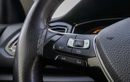 Volkswagen T-Roc I, 2021 год, 2 225 000 рублей, 17 фотография