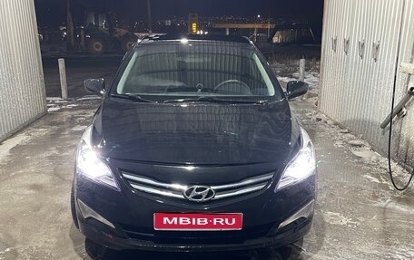 Hyundai Solaris II рестайлинг, 2015 год, 700 000 рублей, 1 фотография