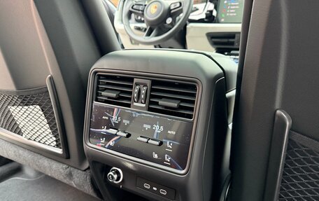 Porsche Cayenne III, 2025 год, 18 500 000 рублей, 20 фотография