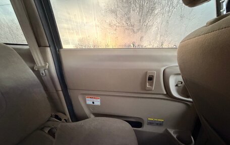 Nissan Serena II, 2002 год, 560 000 рублей, 25 фотография