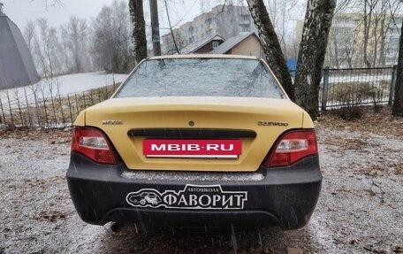 Daewoo Nexia I рестайлинг, 2013 год, 100 000 рублей, 2 фотография