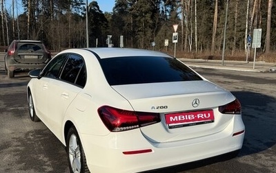 Mercedes-Benz A-Класс, 2019 год, 2 500 000 рублей, 1 фотография