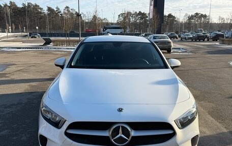 Mercedes-Benz A-Класс, 2019 год, 2 500 000 рублей, 2 фотография