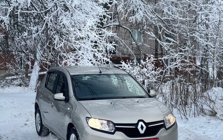 Renault Sandero II рестайлинг, 2014 год, 720 000 рублей, 1 фотография