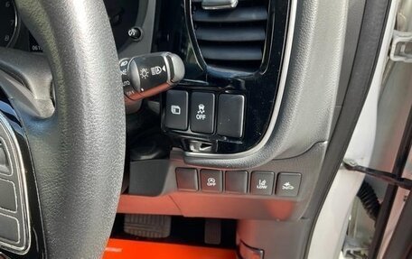 Mitsubishi Outlander III рестайлинг 3, 2021 год, 2 210 099 рублей, 10 фотография