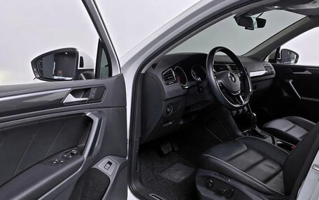 Volkswagen Tiguan II, 2020 год, 2 343 000 рублей, 7 фотография