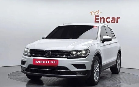 Volkswagen Tiguan II, 2020 год, 2 343 000 рублей, 2 фотография