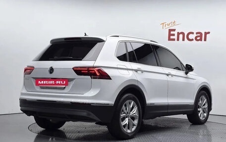Volkswagen Tiguan II, 2020 год, 2 343 000 рублей, 3 фотография