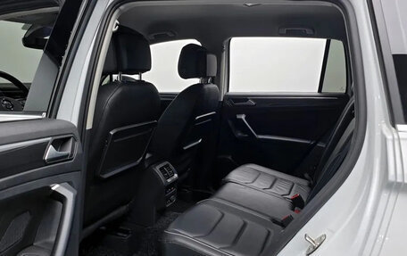 Volkswagen Tiguan II, 2020 год, 2 343 000 рублей, 18 фотография