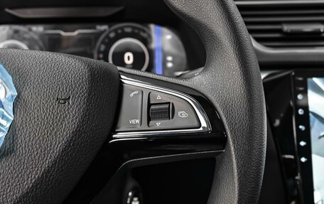 Skoda Superb III рестайлинг, 2025 год, 3 640 000 рублей, 23 фотография