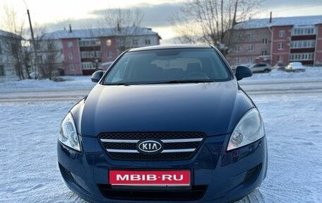 KIA cee'd I рестайлинг, 2008 год, 850 000 рублей, 1 фотография