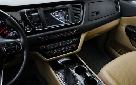 KIA Carnival III, 2020 год, 2 660 000 рублей, 26 фотография