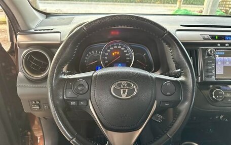 Toyota RAV4, 2016 год, 1 890 000 рублей, 11 фотография