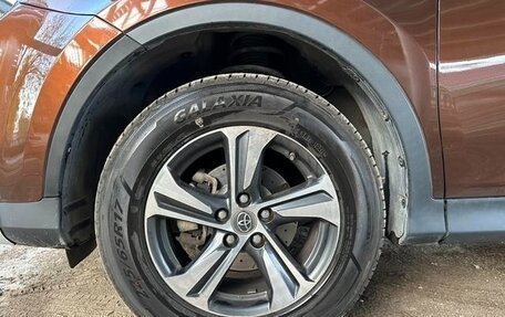 Toyota RAV4, 2016 год, 1 890 000 рублей, 14 фотография