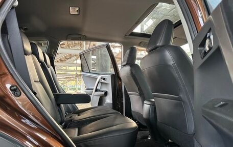 Toyota RAV4, 2016 год, 1 890 000 рублей, 16 фотография