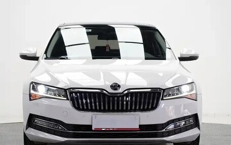 Skoda Superb III рестайлинг, 2021 год, 2 034 852 рублей, 1 фотография