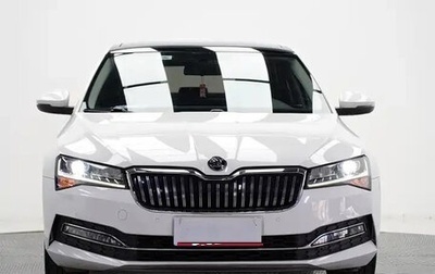 Skoda Superb III рестайлинг, 2021 год, 2 034 852 рублей, 1 фотография