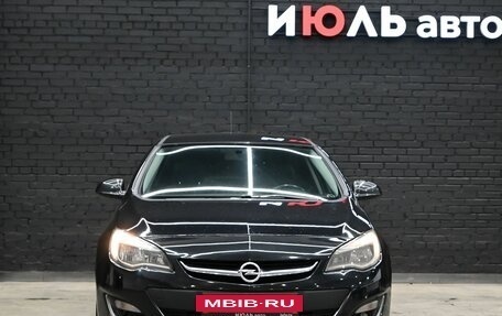 Opel Astra J, 2013 год, 930 000 рублей, 2 фотография