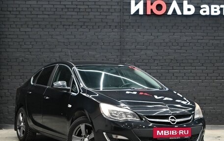 Opel Astra J, 2013 год, 930 000 рублей, 3 фотография