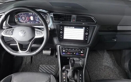 Volkswagen Tiguan II, 2022 год, 3 138 000 рублей, 9 фотография