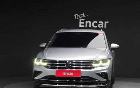 Volkswagen Tiguan II, 2022 год, 3 138 000 рублей, 7 фотография