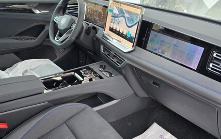 Volkswagen Tiguan, 2025 год, 4 800 000 рублей, 19 фотография