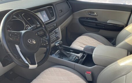 KIA Carnival III, 2017 год, 2 670 000 рублей, 8 фотография