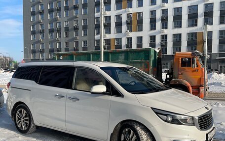KIA Carnival III, 2017 год, 2 670 000 рублей, 3 фотография
