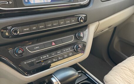 KIA Carnival III, 2017 год, 2 670 000 рублей, 11 фотография