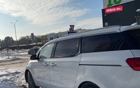 KIA Carnival III, 2017 год, 2 670 000 рублей, 6 фотография