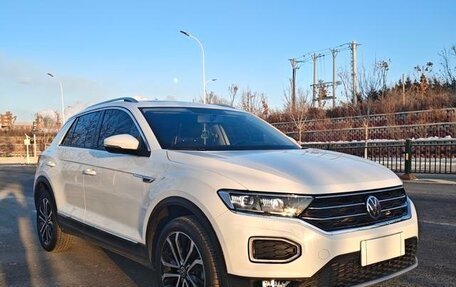 Volkswagen T-Roc I, 2023 год, 1 756 007 рублей, 3 фотография