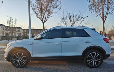 Volkswagen T-Roc I, 2023 год, 1 756 007 рублей, 9 фотография