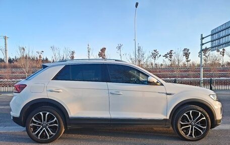 Volkswagen T-Roc I, 2023 год, 1 756 007 рублей, 10 фотография