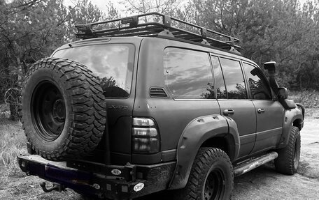 Toyota Land Cruiser 100 рестайлинг 2, 1998 год, 1 600 000 рублей, 1 фотография