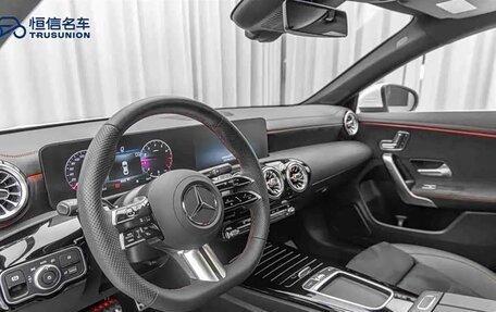 Mercedes-Benz CLA, 2024 год, 4 392 000 рублей, 13 фотография