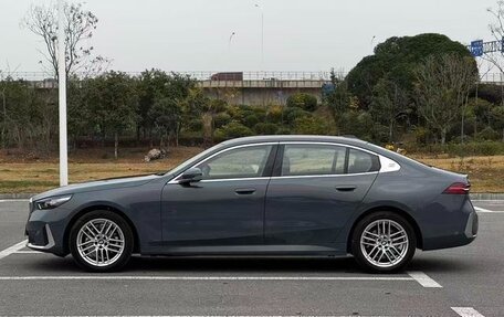 BMW 5 серия, 2025 год, 5 970 300 рублей, 5 фотография