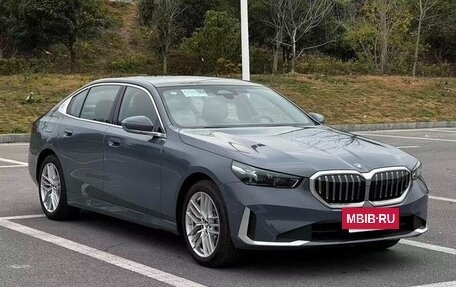 BMW 5 серия, 2025 год, 5 970 300 рублей, 3 фотография