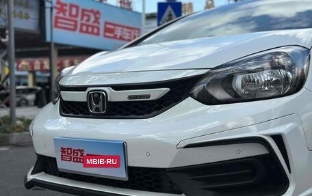 Honda Fit, 2022 год, 1 300 007 рублей, 3 фотография