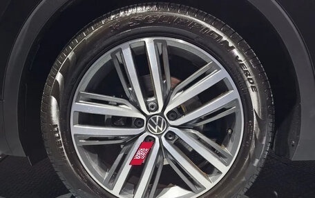 Volkswagen Tiguan II, 2022 год, 2 800 010 рублей, 18 фотография