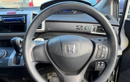 Honda Freed I, 2013 год, 780 000 рублей, 7 фотография