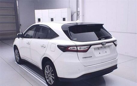 Toyota Harrier, 2020 год, 2 600 000 рублей, 2 фотография